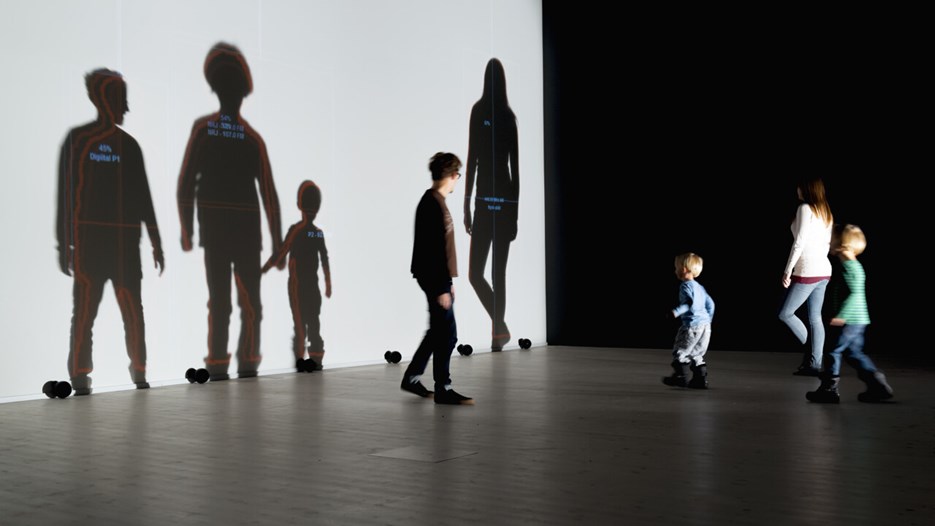 Rafael Lozano-Hemmer / A Draft of Shadows, Vy från utställningen, Bildmuseet 2014-2015. Rafael Lozano-Hemmer / A Draft of Shadows, View from the exhibition, Bildmuseet 2014-2015.