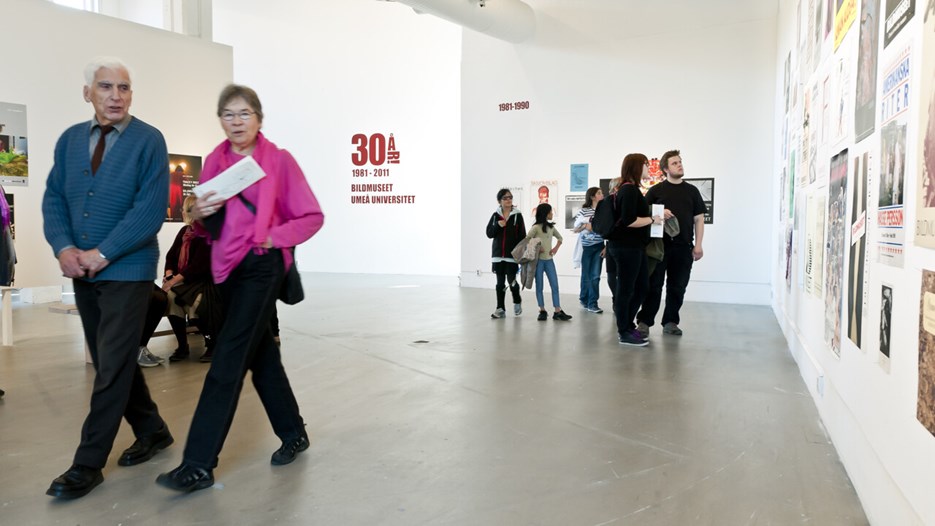 Vernissage för utställningen Bildmuseet 30 år!, Bildmuseet 2011. Opening day of the exhibition Bildmuseet 30 years!, Bildmuseet 2011.dm