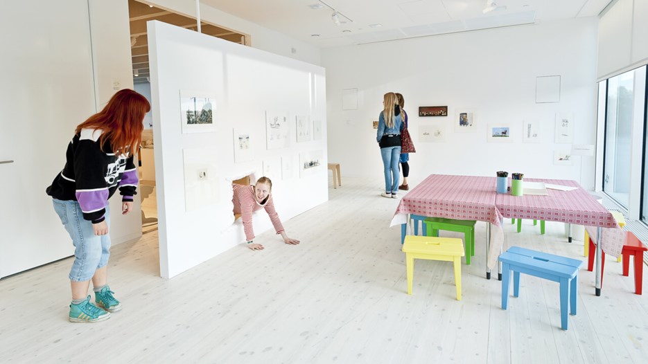 Björn Berg / Inte en dag utan ett streck, Vy från utställningen, Bildmuseet 2012