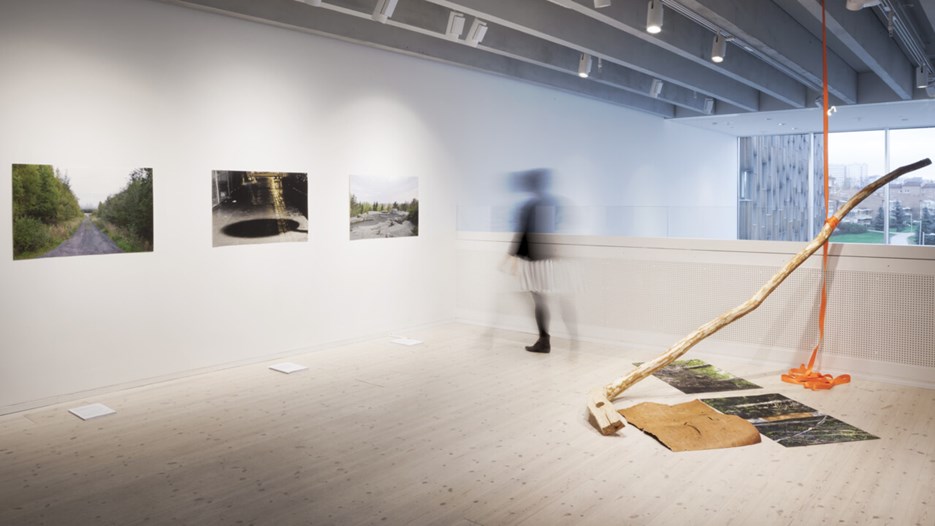 Felleskapsprosjektet å fortette byen / Searching for Smooth Space, Vy från utställningen, Bildmuseet 2014. Felleskapsprosjektet å fortette byen / Searching for Smooth Space, View from the exhibition, Bildmuseet 2014.