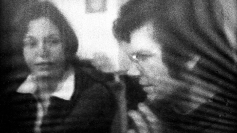 Nancy Holt and Robert Smithson, East Coast/West Coast (video still), 1969