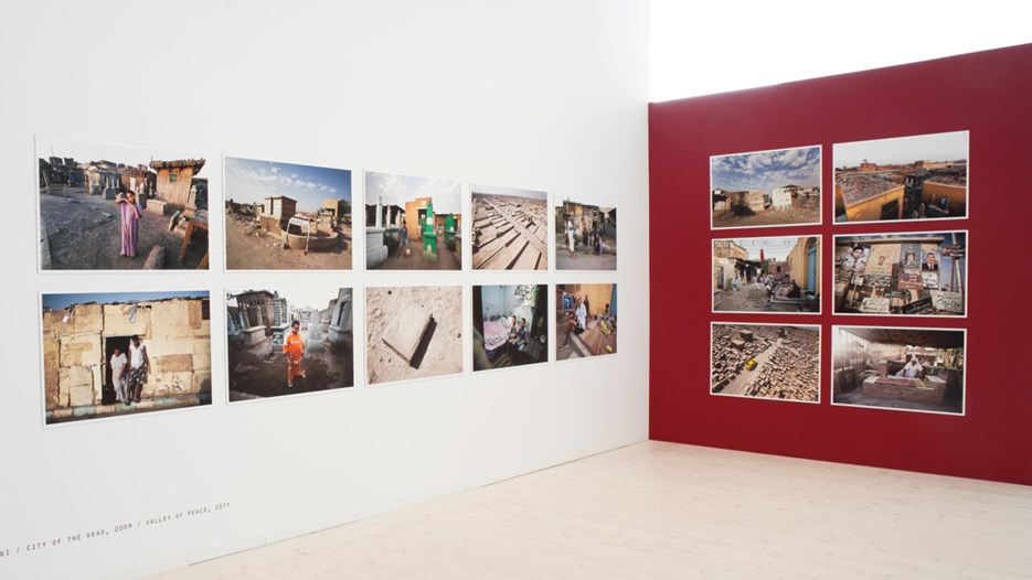 Rawiya / Hon som berättar en historia, Vy från utställningen, Bildmuseet, 2013