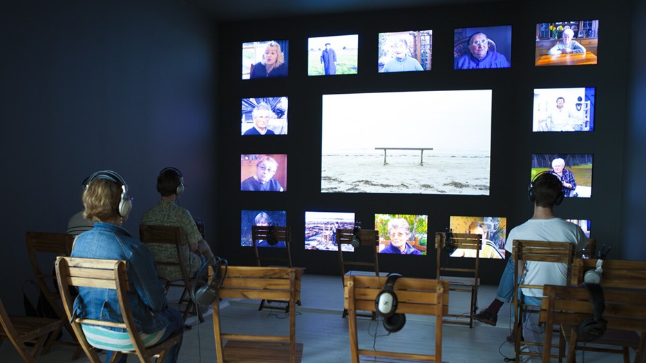 Agnès Varda, Vy från utställningen, Bildmuseet, 2013