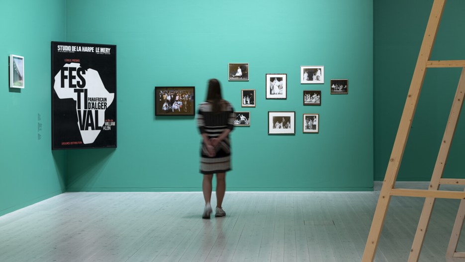 Zineb Sedira, Standing Here Wondering Which Way to Go, Bildmuseet 2021. Exhibition photo: Mikael Lundgren. © Zineb Sedira. Courtesy of the artist.