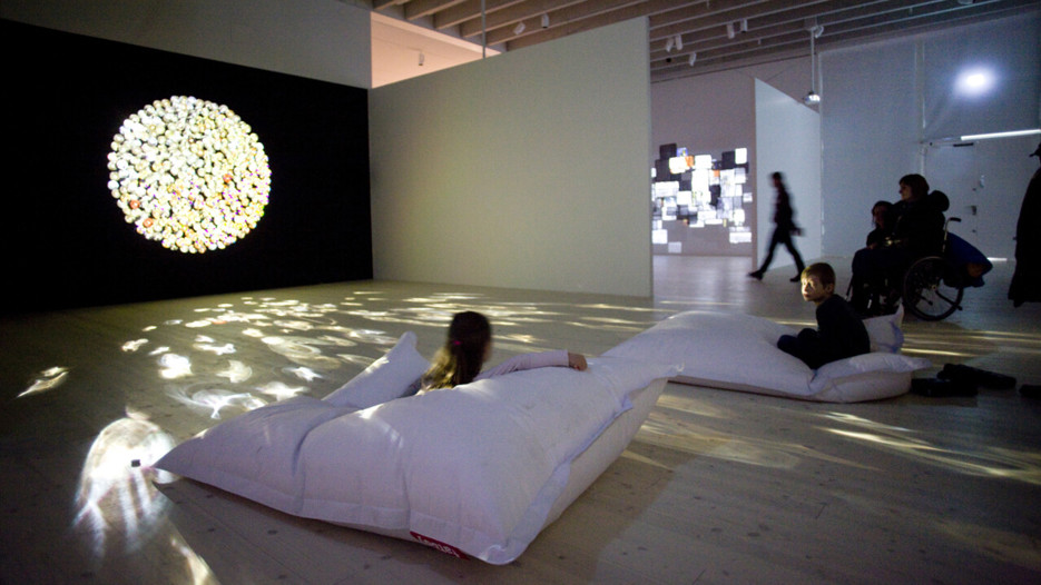 Daniel Canogar / Quadratura, Vy från utställningen, Bildmuseet, 2013