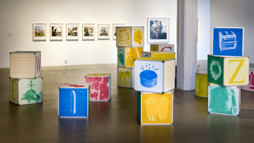 Lost and Found / Queerying the Archive, Vy från utställningen, Bildmuseet 2010. Lost and Found / Queerying the Archive, View from the exhibition, Bildmuseet 2010.