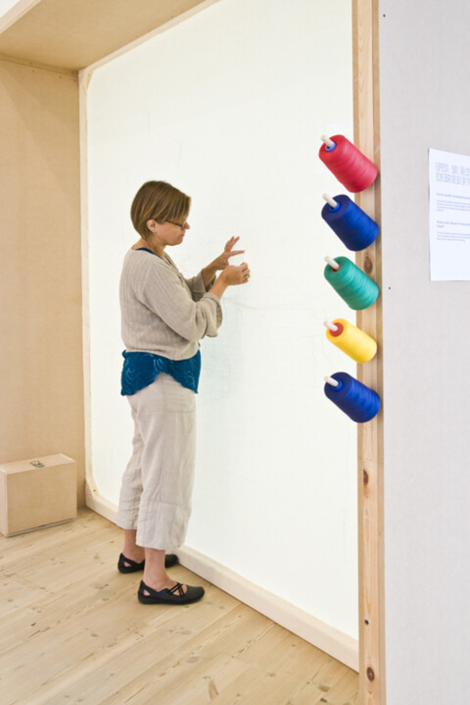 Open Source Embroidery, Vy från utställningen, Bildmuseet 2009. Open Source Embroidery, View from the exhibition, Bildmuseet 2009.