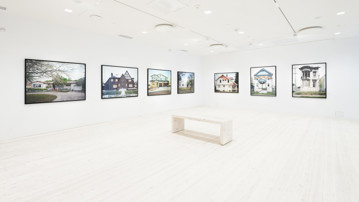Eve Morgenstern / Krisens fasader, Vy från utställningen, Bildmuseet, 2012-2013