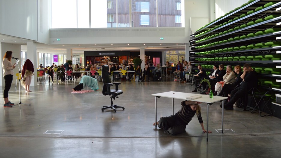 Rum för performance / Essi Kausalainen, Bildmuseet 2016