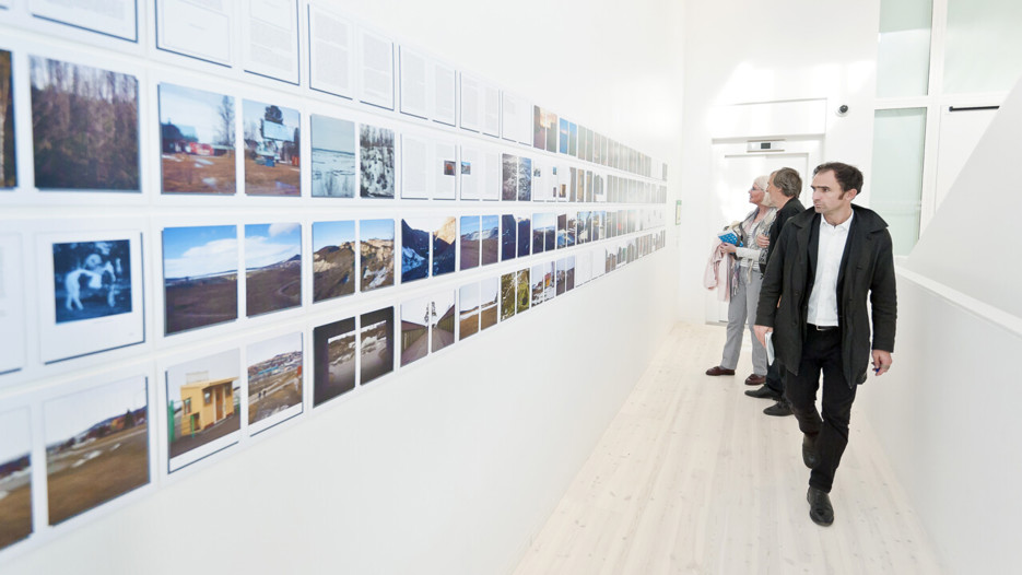 Bildmuseet Kirunatopia / I skuggan av framtiden, Vy från utställningen, Bildmuseet 2012