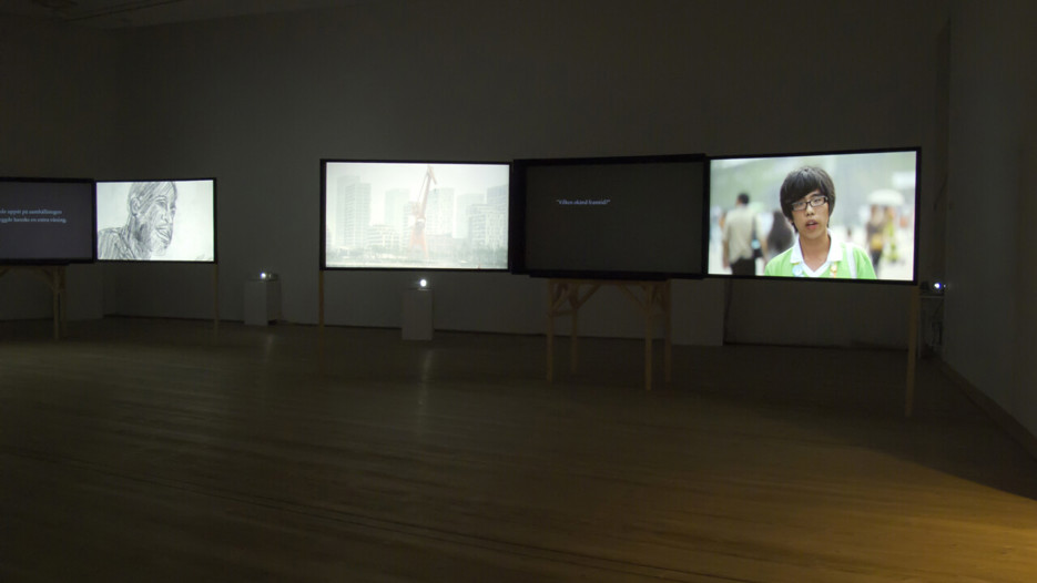 Sara Jordenö / Diamond People – Instructions for a Film, Vy från utställningen, Bildmuseet 2010-2011. Sara Jordenö / Diamond People – Instructions for a Film, View from the exhibition, Bildmuseet 2010-2011.