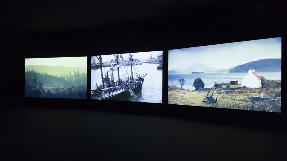 John Akomfrah / Vertigo Sea, Vy från utställningen, Bildmuseet 2015-2016. John Akomfrah / Vertigo Sea, Exhibition view, Bildmuseet 2015-2016
