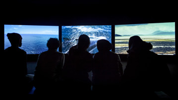 John Akomfrah / Vertigo Sea, Vy från utställningen, Bildmuseet 2015-2016. John Akomfrah / Vertigo Sea, Exhibition view, Bildmuseet 2015-2016